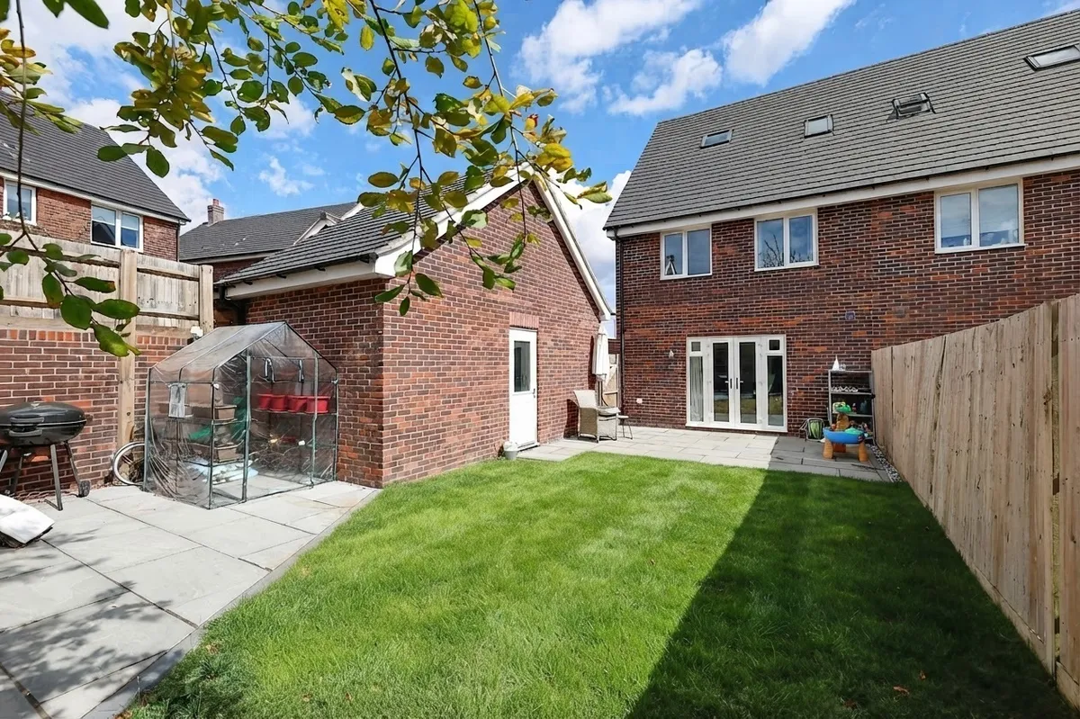 Foxglove Drive, Crawley, West Sussex, RH10