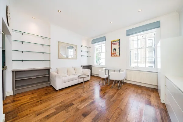 Westmoreland Terrace, London, SW1V photo 2