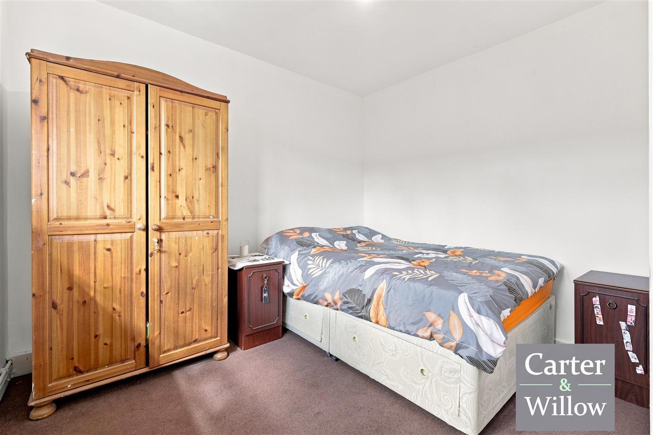 Sugden Way, Barking, Essex Image 14