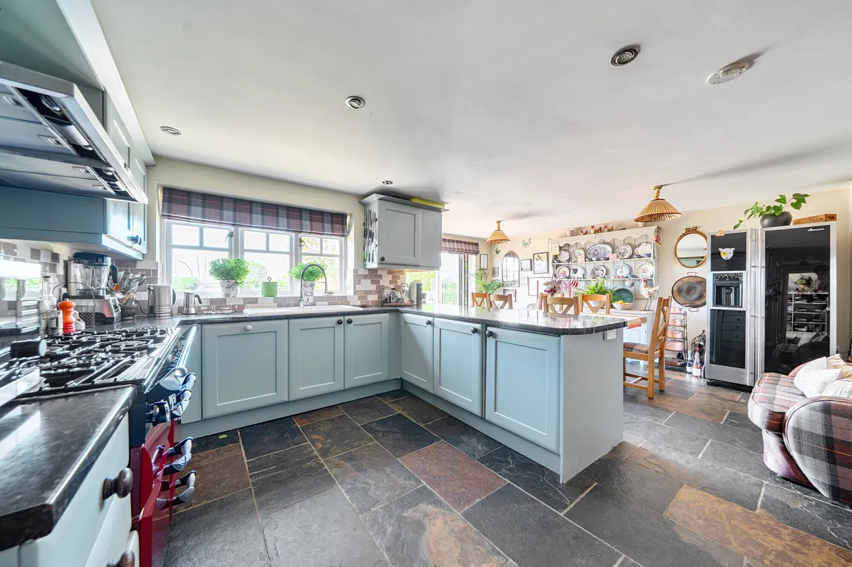 Upper Gatton, Reigate, RH2 photo 3