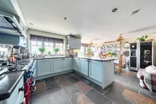 Upper Gatton, Reigate, RH2 photo 3