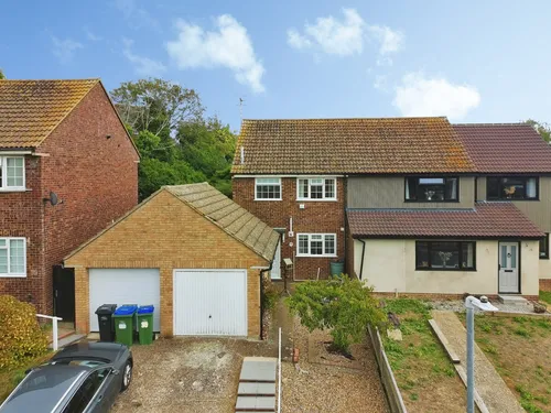 Barn Close, Seafordphoto