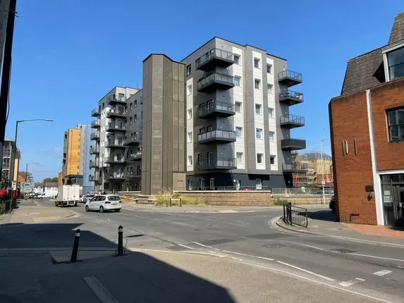 Buckingham Gardens Slough SL1