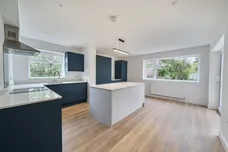 Douglas Road, Esher KT10 photo 2