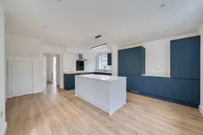 Douglas Road, Esher KT10 photo 3