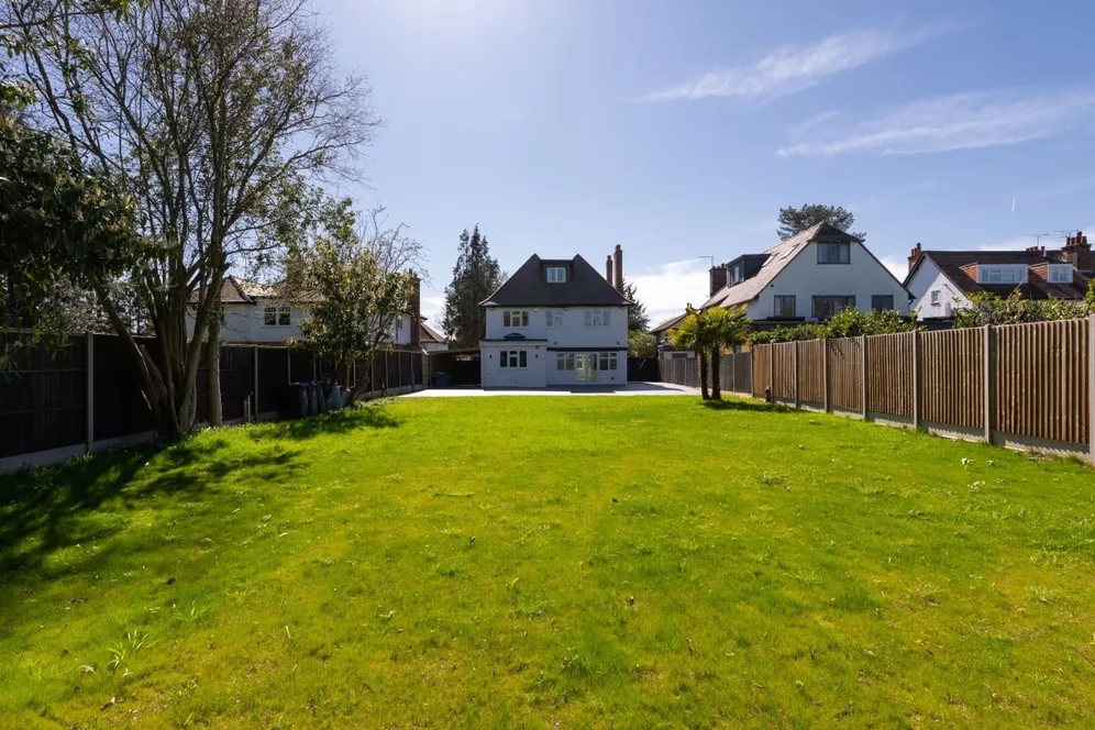 Bulstrode Way Gerrards Cross SL9 photo 9