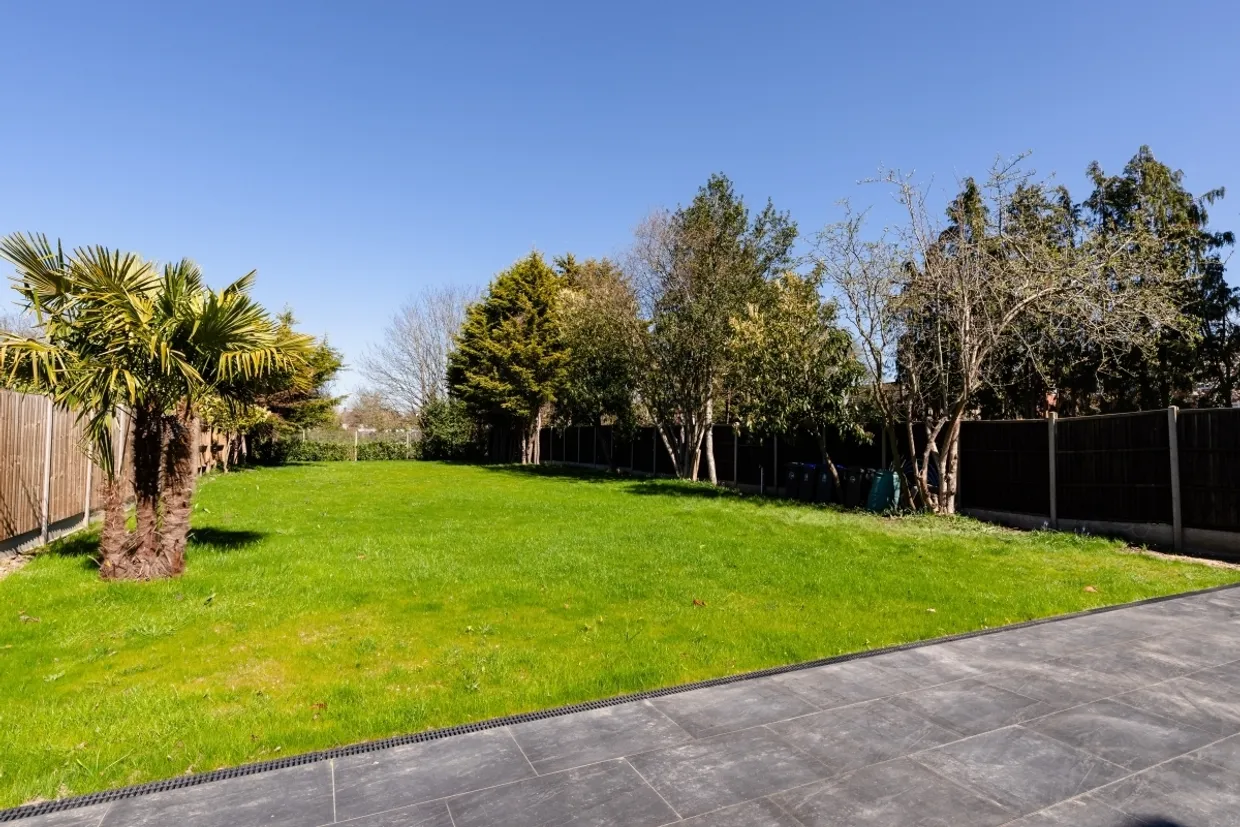 Bulstrode Way Gerrards Cross SL9 photo 25