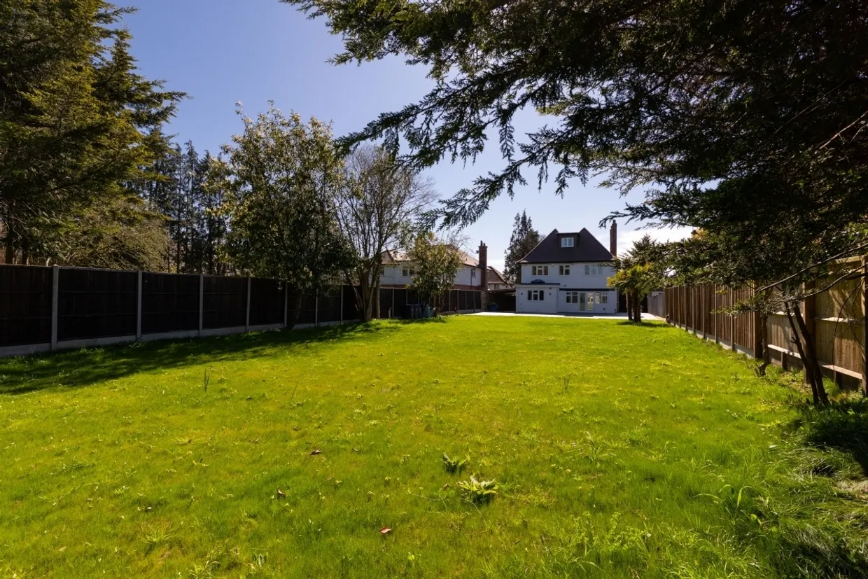 Bulstrode Way Gerrards Cross SL9 photo 26