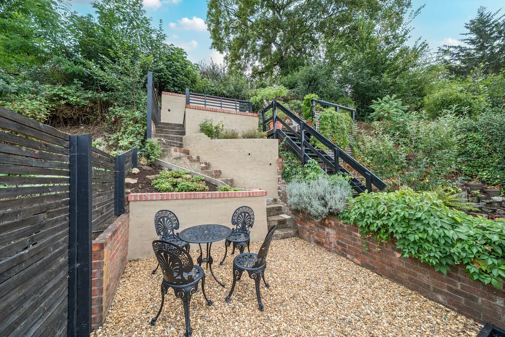 Red Lion Lane, Farnham, GU9 photo 6