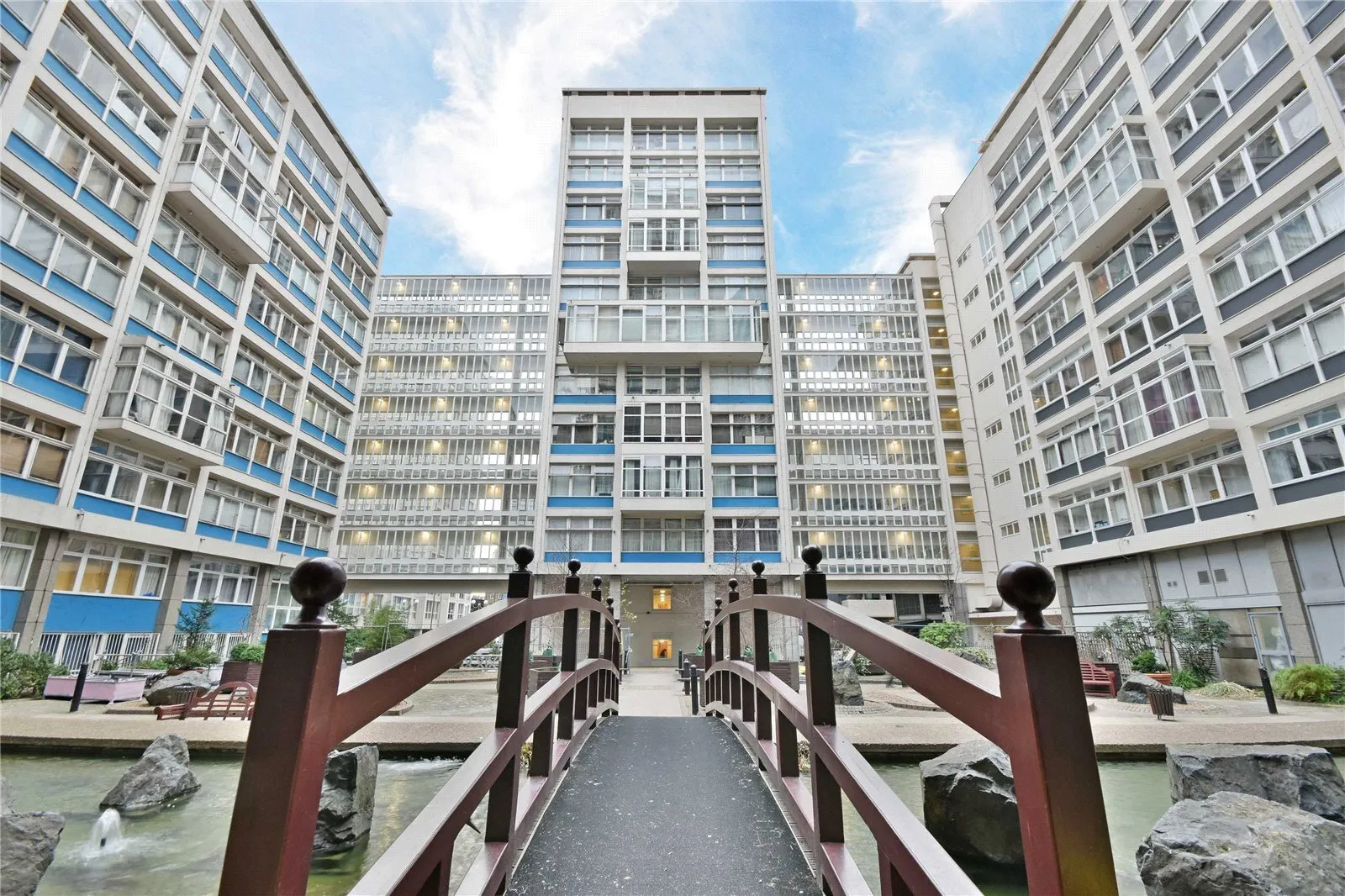 Newington Causeway, Elephant  Castle, London, SE1