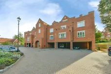 Tomlinson Court, Welwyn