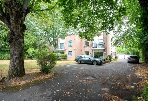 Wellington Road, Bournemouth, BH8