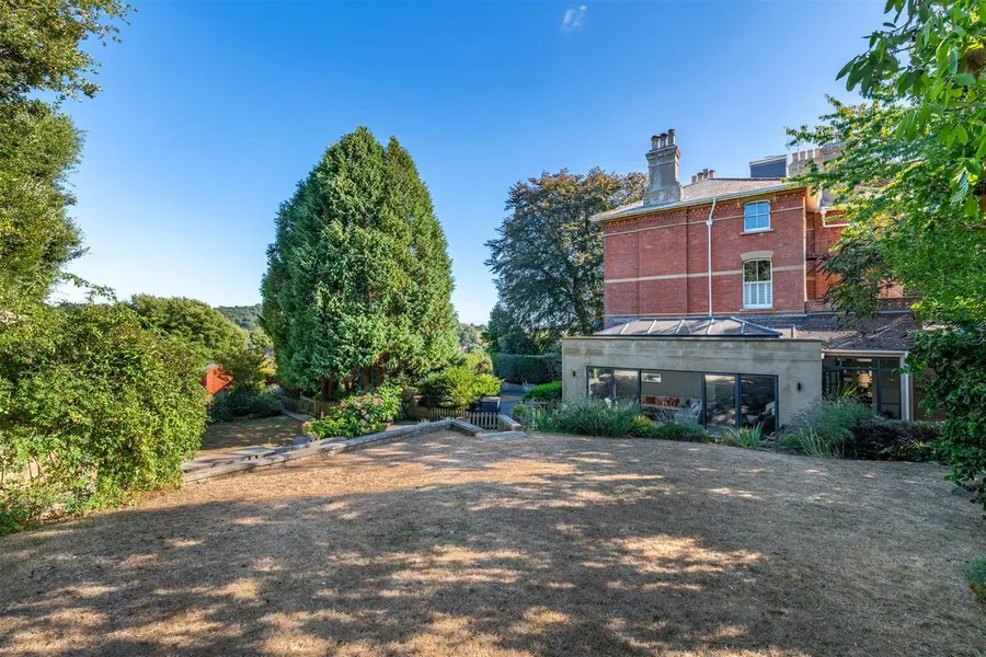 Property Image 28