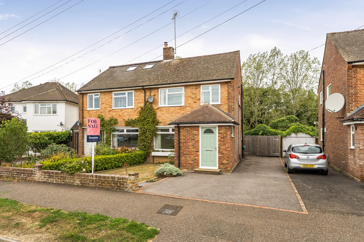 Cootes Avenue, Horsham, RH12 photo 1