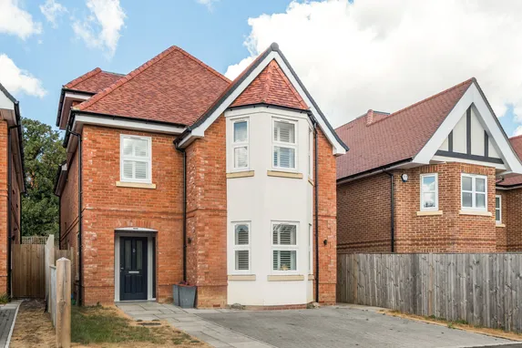 Brunswick Close, Epsom, KT17