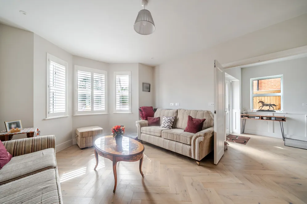 Brunswick Close, Epsom, KT17 photo 2