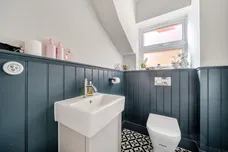 Brunswick Close, Epsom, KT17 photo 5