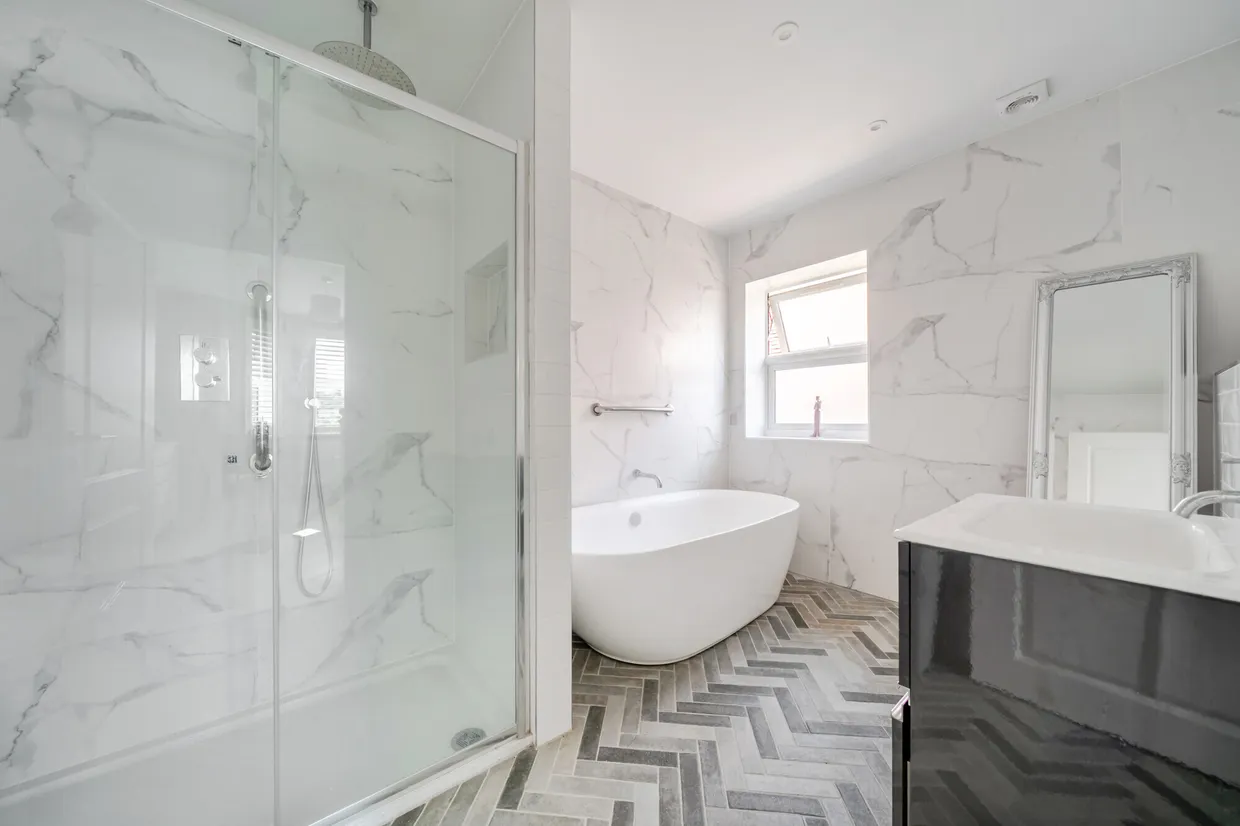 Brunswick Close, Epsom, KT17 photo 8