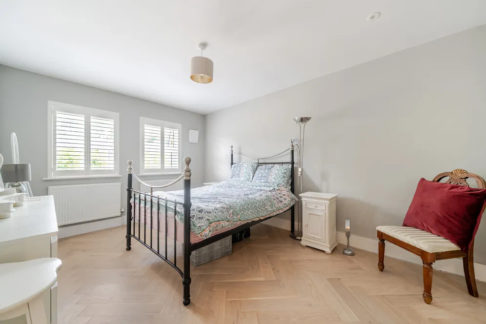 Brunswick Close, Epsom, KT17 photo 9