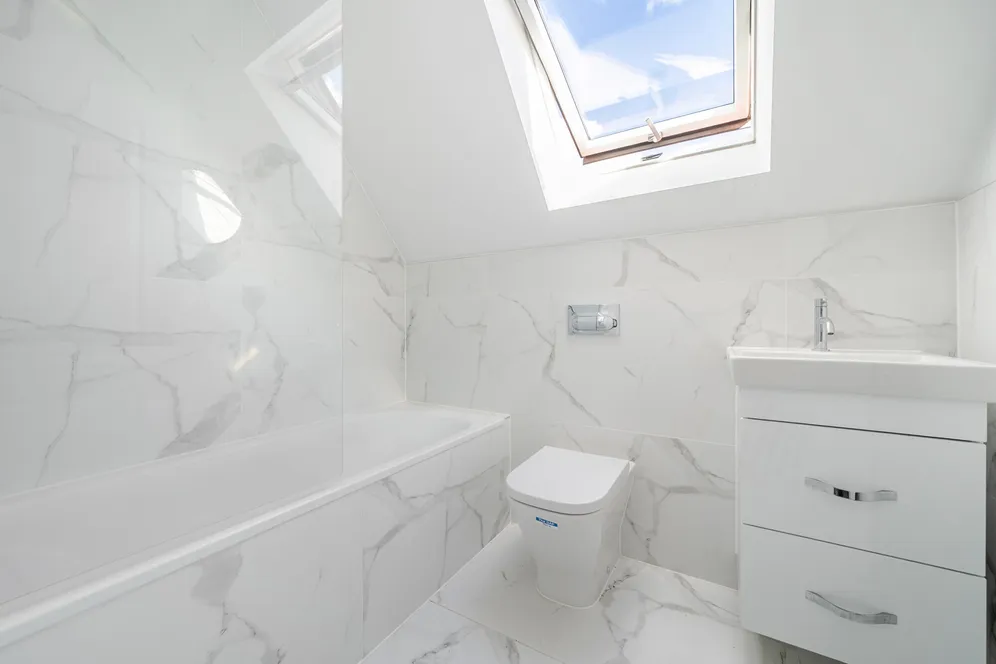 Brunswick Close, Epsom, KT17 photo 10