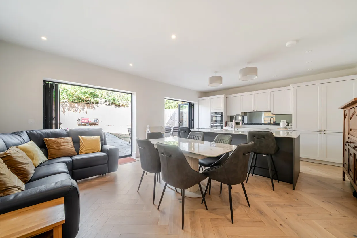 Brunswick Close, Epsom, KT17 photo 13