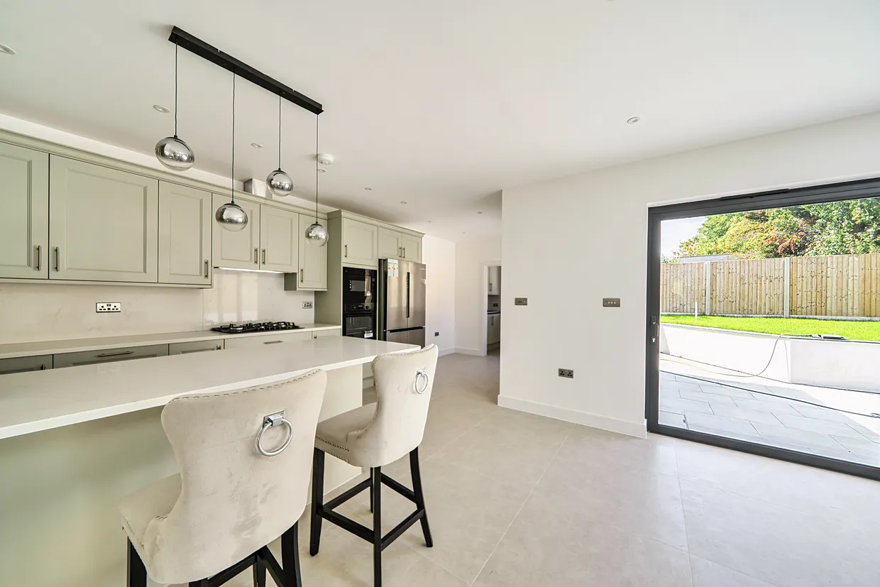 Highview Avenue, Edgware, HA8 photo 7