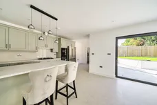 Highview Avenue, Edgware, HA8 photo 7