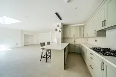 Highview Avenue, Edgware, HA8 photo 10