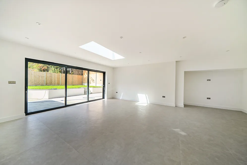 Highview Avenue, Edgware, HA8 photo 13