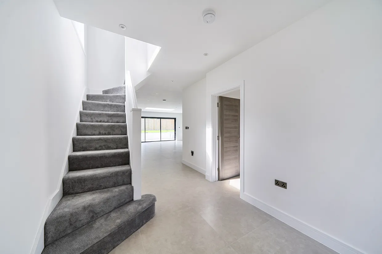 Highview Avenue, Edgware, HA8 photo 18