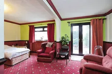 Charlock Way, Watford