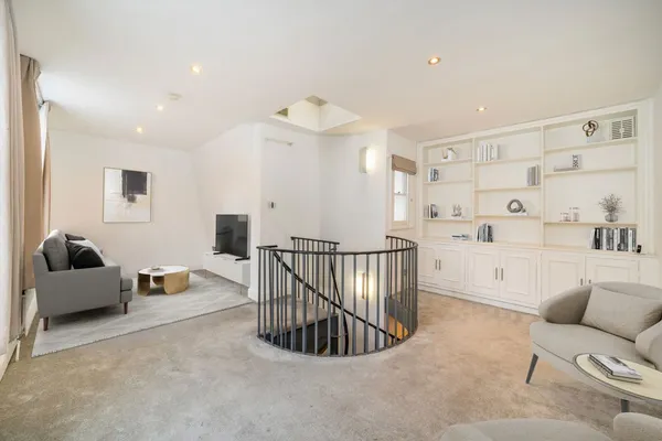 West Warwick Place, London, SW1V photo 4
