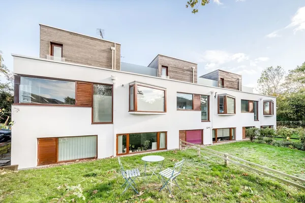 Southmead Gardens, Teddington, TW11 photo 1