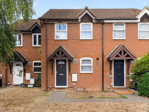Milton Gardens, Staines-Upon-Thamesphoto