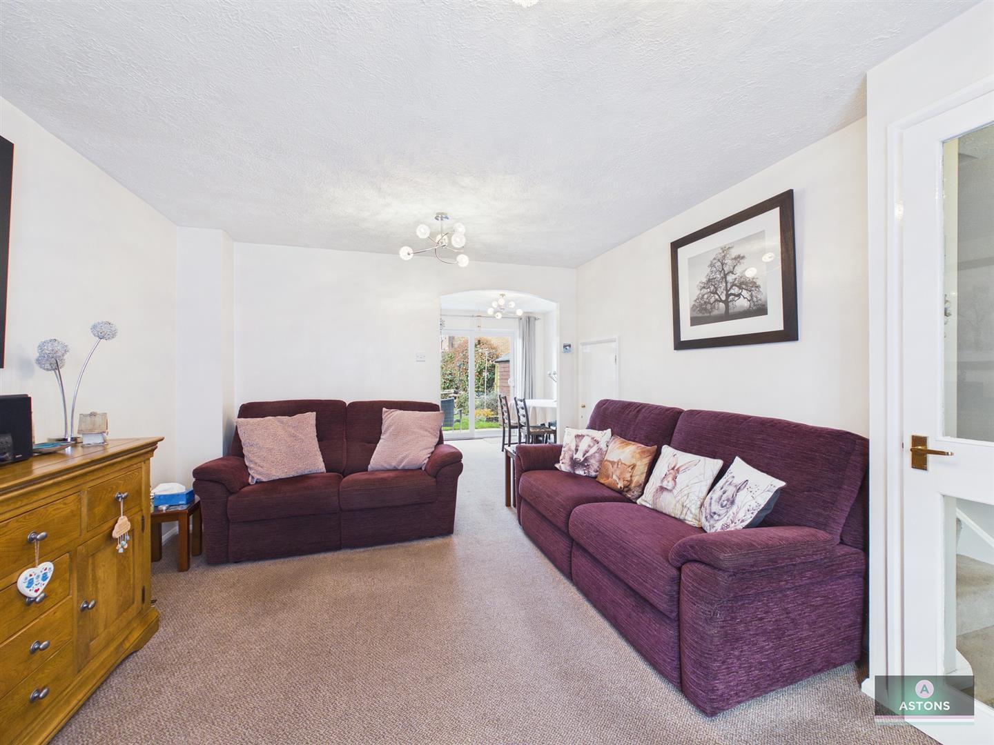 Jacobean Close, Maidenbower Image 5