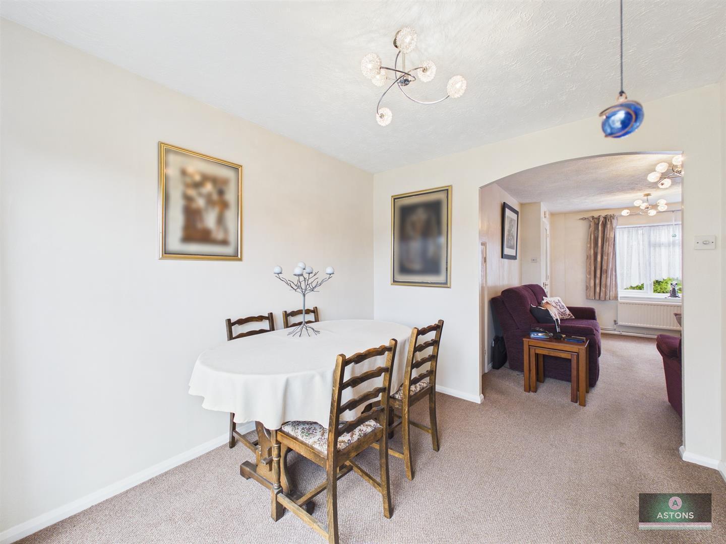 Jacobean Close, Maidenbower Image 7
