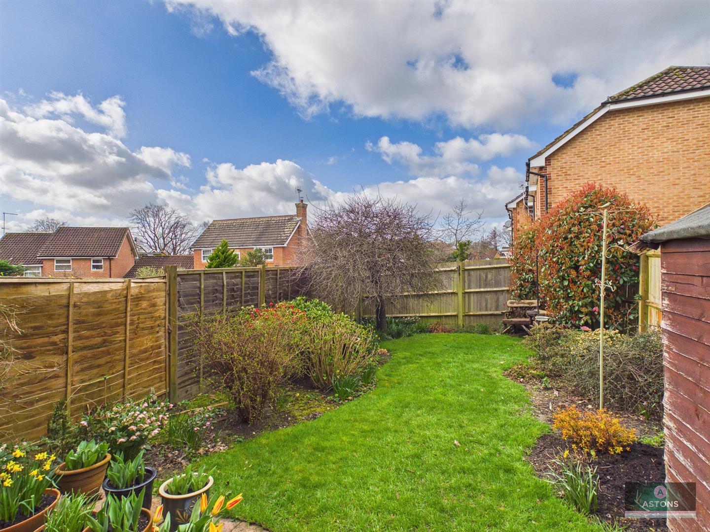 Jacobean Close, Maidenbower Image 15