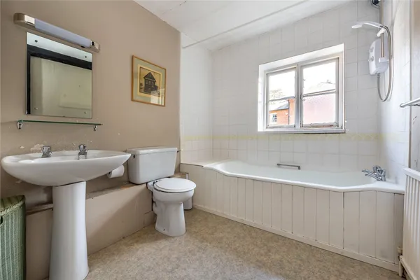 Pixham Lane, Pixham, RH4 photo 16