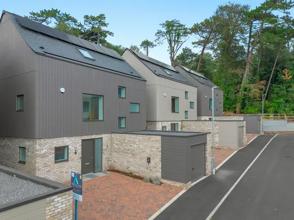 Ansteys Cove Road, Torquay, TQ1 photo 14