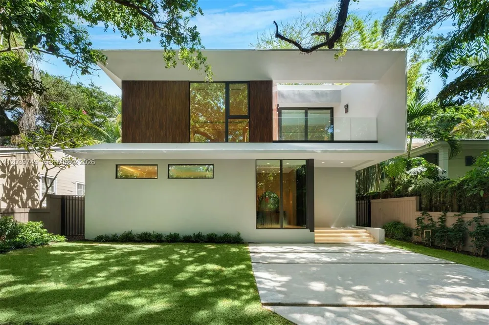 3579 Avocado Ave, Miami, FL 33133