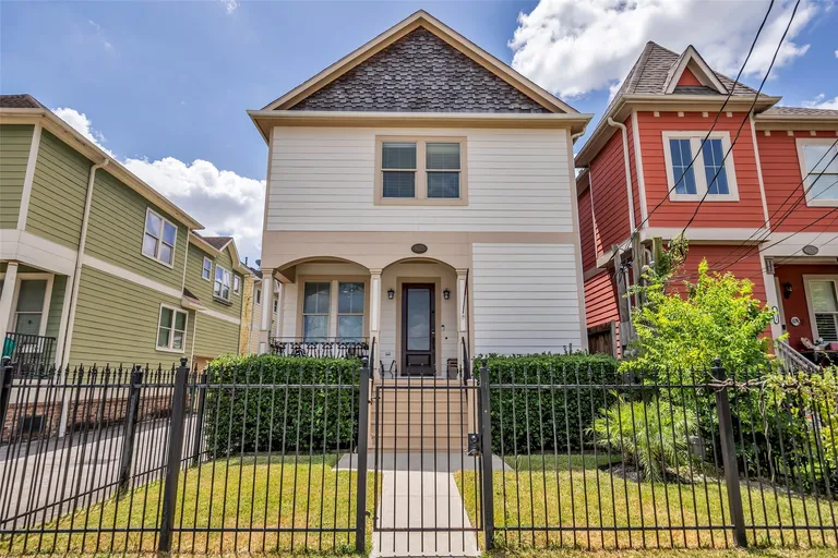1122 W 18th St, Houston, TX 77008
