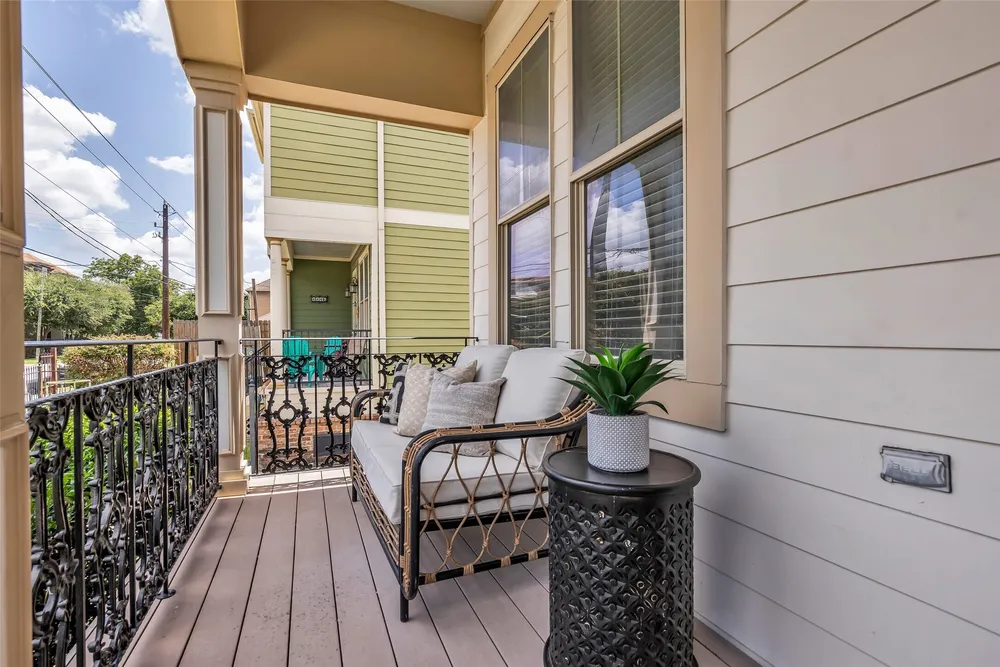1122 W 18th St, Houston, TX 77008
