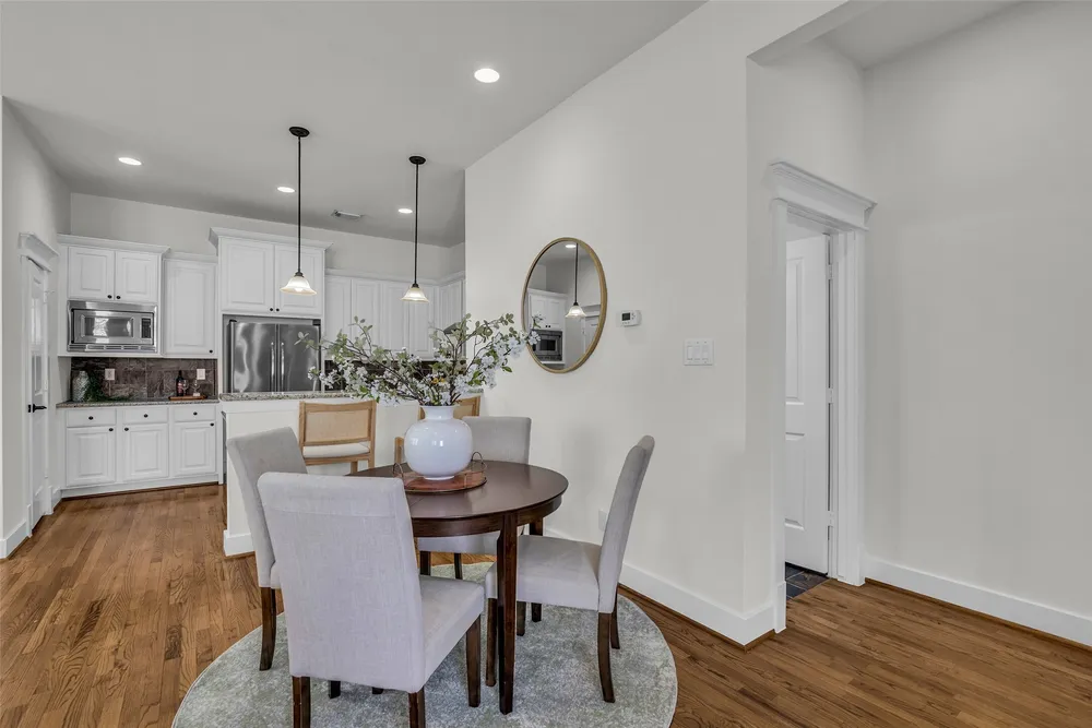 1122 W 18th St, Houston, TX 77008
