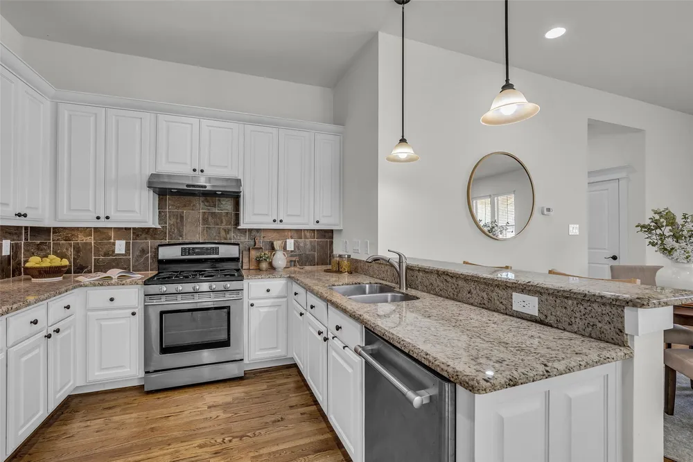 1122 W 18th St, Houston, TX 77008