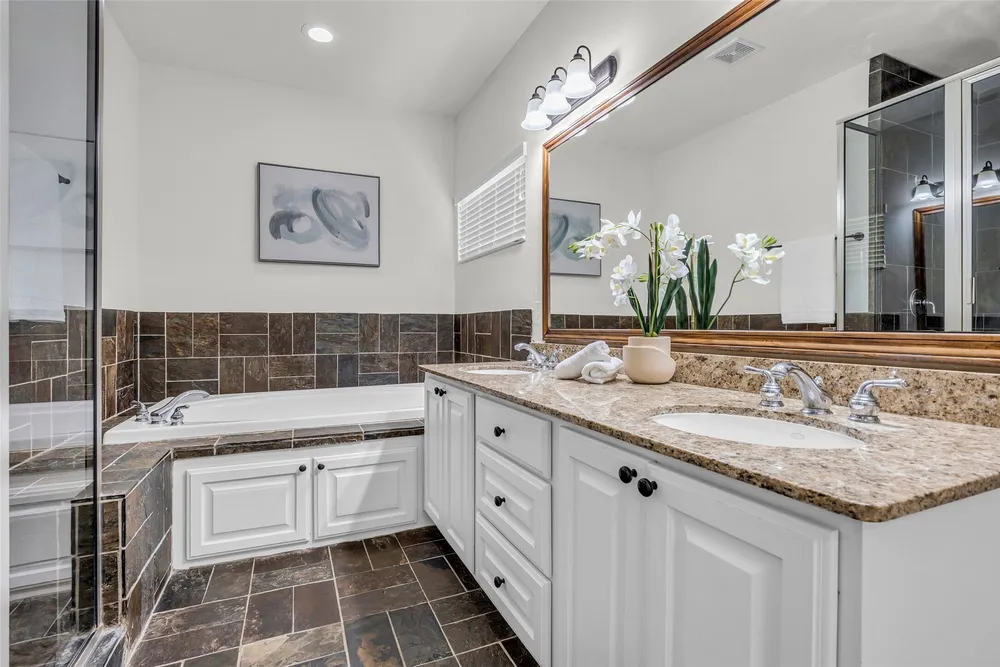 1122 W 18th St, Houston, TX 77008