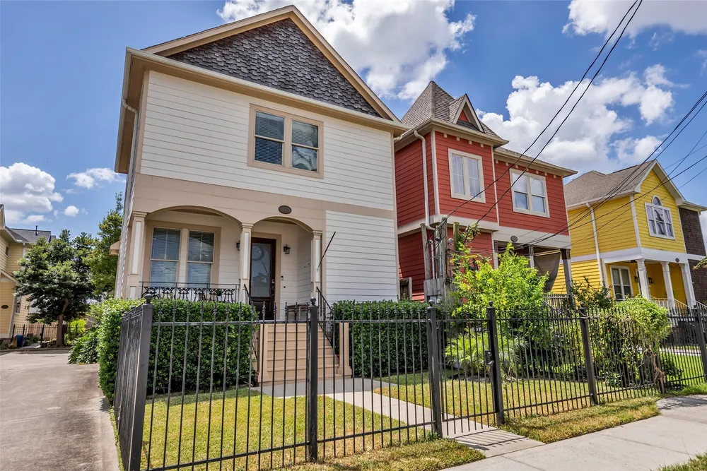 1122 W 18th St, Houston, TX 77008
