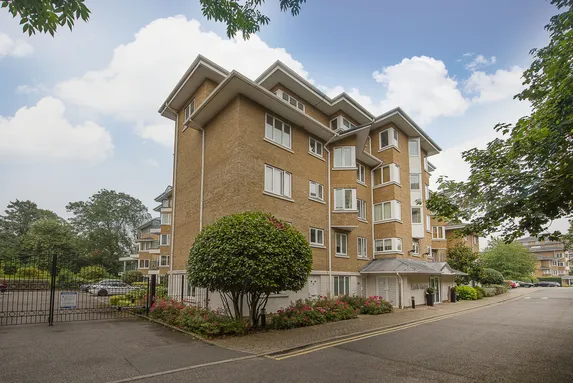 Strand Drive, Richmond, TW9