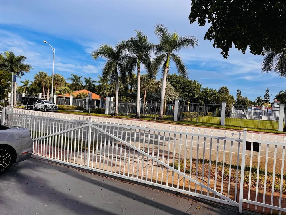1750 71st St, Miami Beach, FL 33141