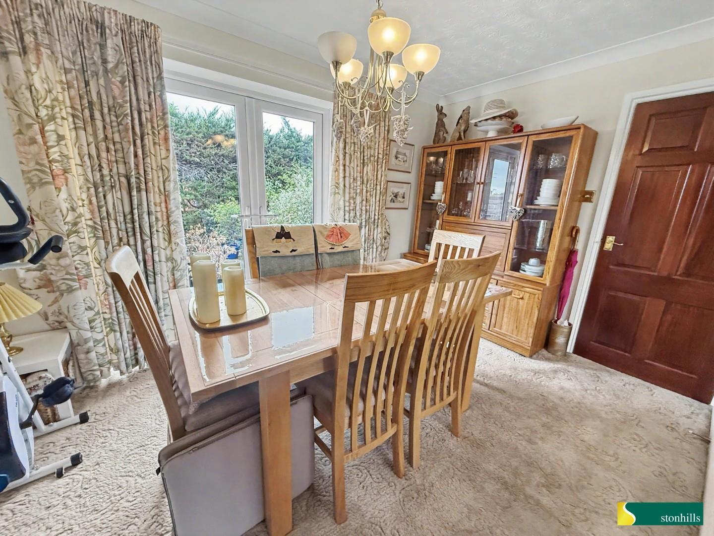 Frosty Hollow, East Hunsbury, Northampton Image 6