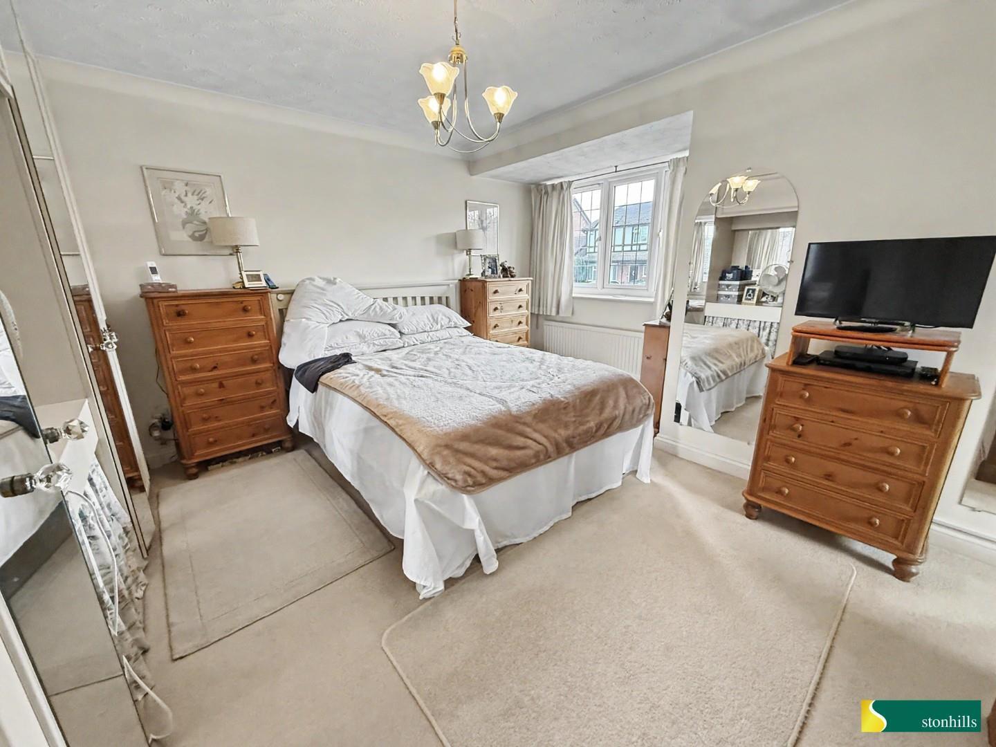 Frosty Hollow, East Hunsbury, Northampton Image 9
